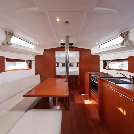 Beneteau Oceanis 38.1.- Anima Maris Ii Botel Split